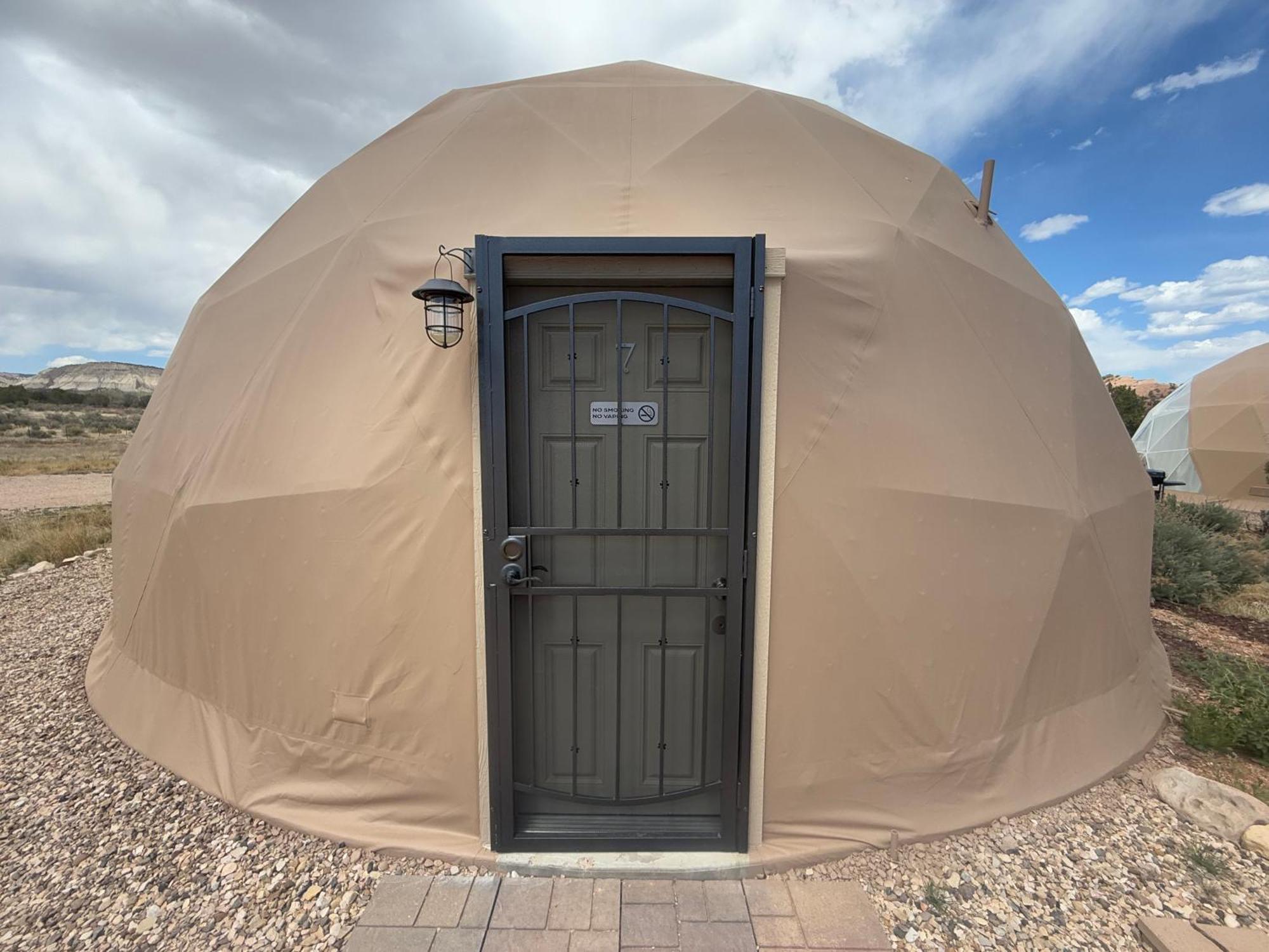 Bryce Glamp And Camp Hotel แคนนอนวิลล์ ภายนอก รูปภาพ