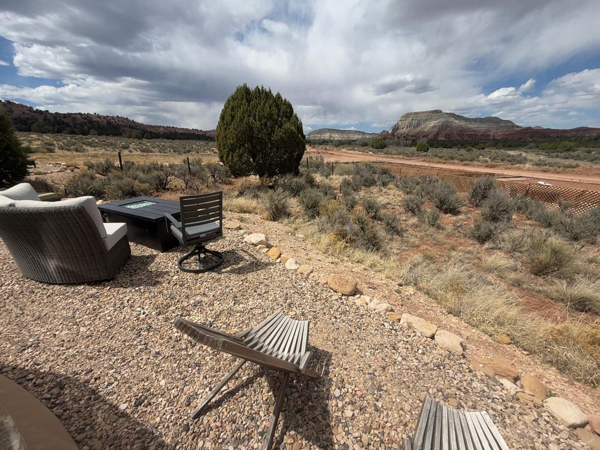 Bryce Glamp And Camp Hotel แคนนอนวิลล์ ภายนอก รูปภาพ